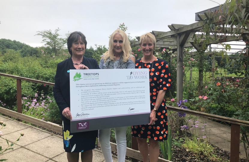 Pauline Latham OBP MP visits Treetops Hospice 