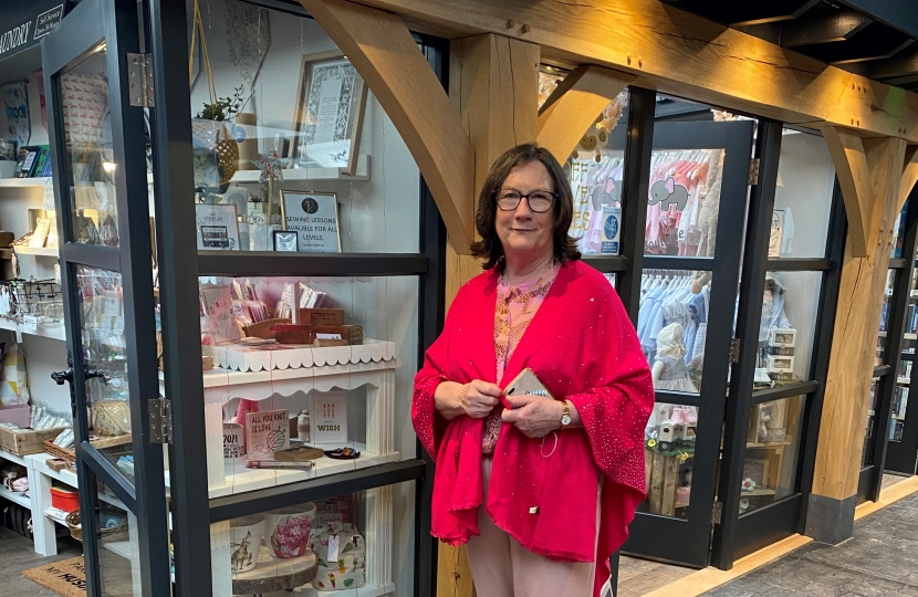 Pauline Latham OBE MP visits 1924 Arcade on Campbell Street in Belper ...