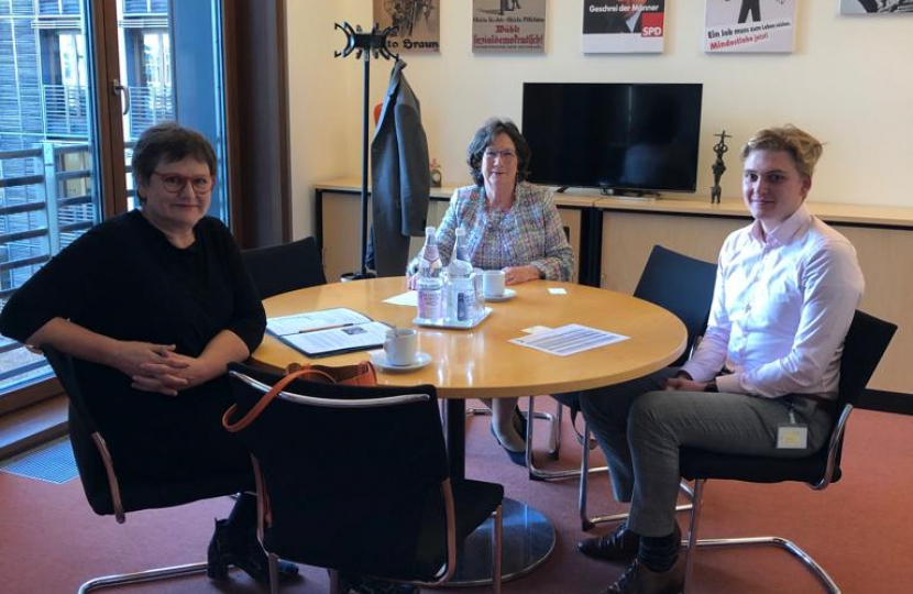 Pauline Latham OBE MP meeting with Leni Breymaier in German Parliament