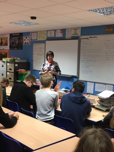 auline Latham OBE MP recently visited Belper School and Sixth Form to talk to pupils about their forthcoming trip to Malawi