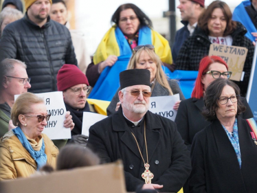 Pauline Latham OBE supporting Ukrainian rally